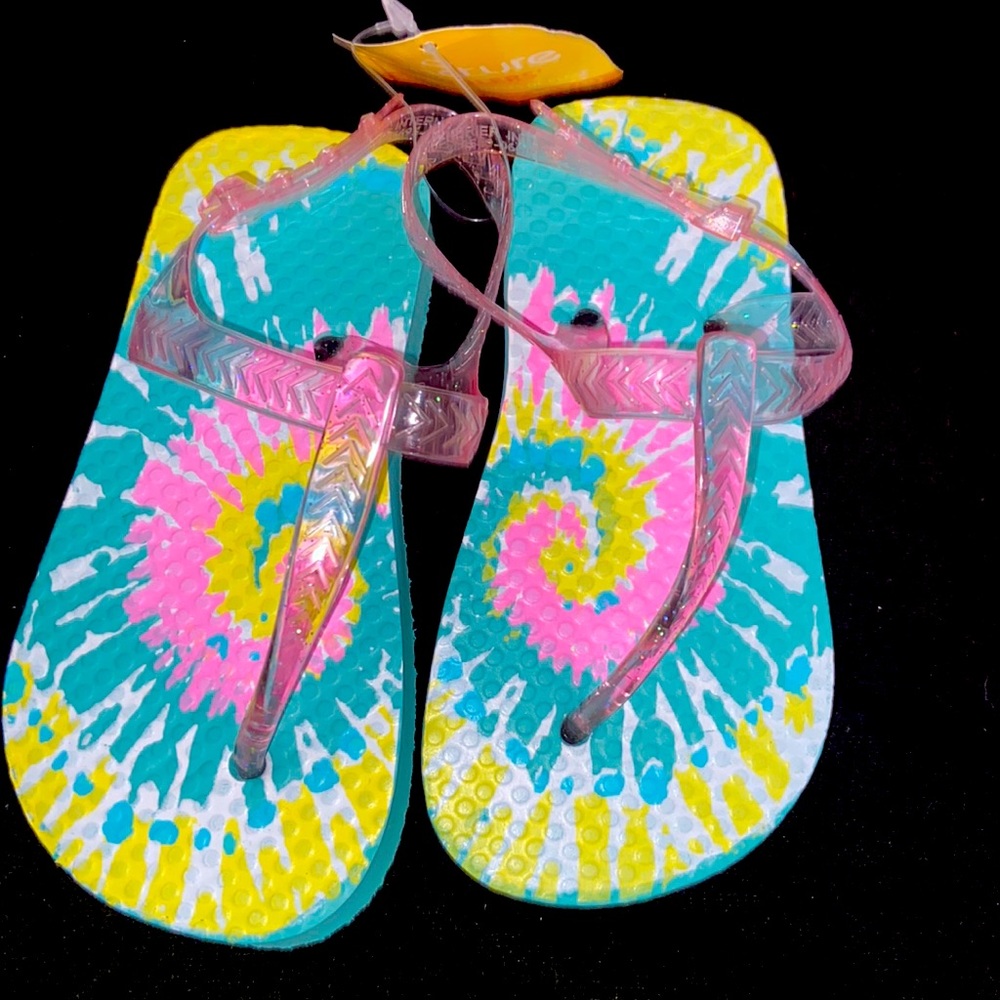 The dye toddler size (7/8) sandals